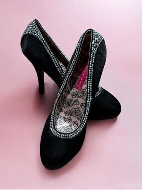 Bordello Rhinestone Trim Black Pumps Heels Size 6 Glam Stiletto NWT